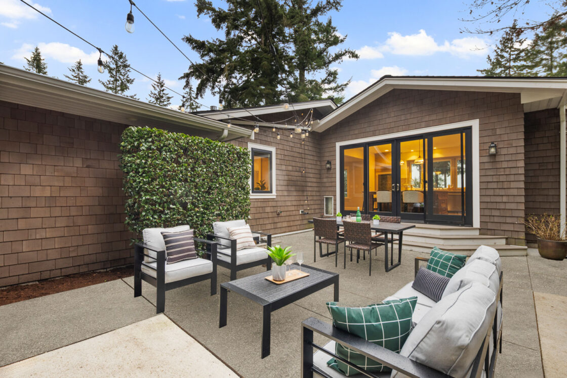 Bothell backyard patio staged with outdoor furniture