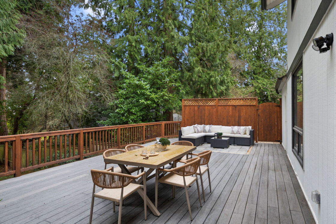 Staged Mercer Island patio with modern outdoor furniture and greenery