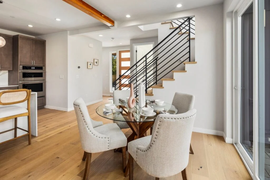 Home staged by IntExt Staging in Kirkland, photo 10