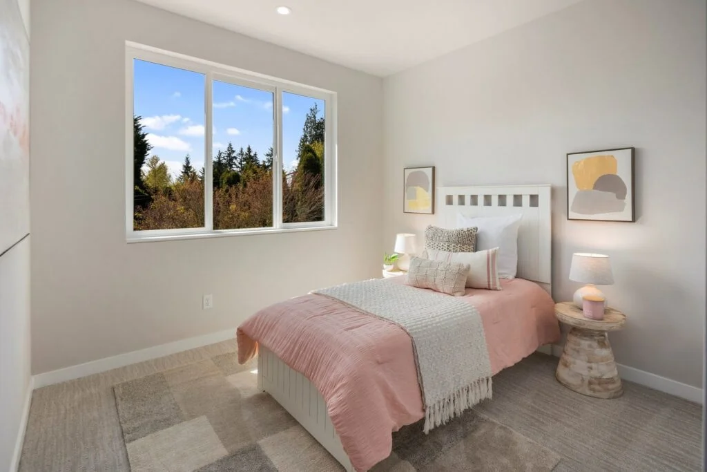 Home staged by IntExt Staging in Kirkland, photo 16