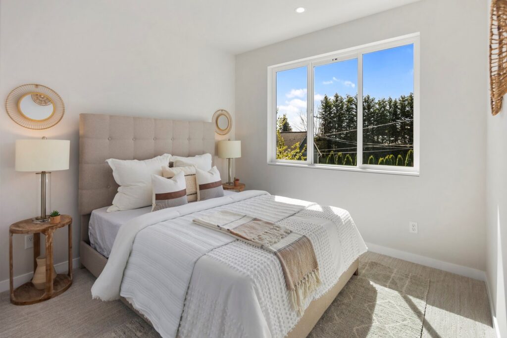 Staged bedroom by IntExt Staging