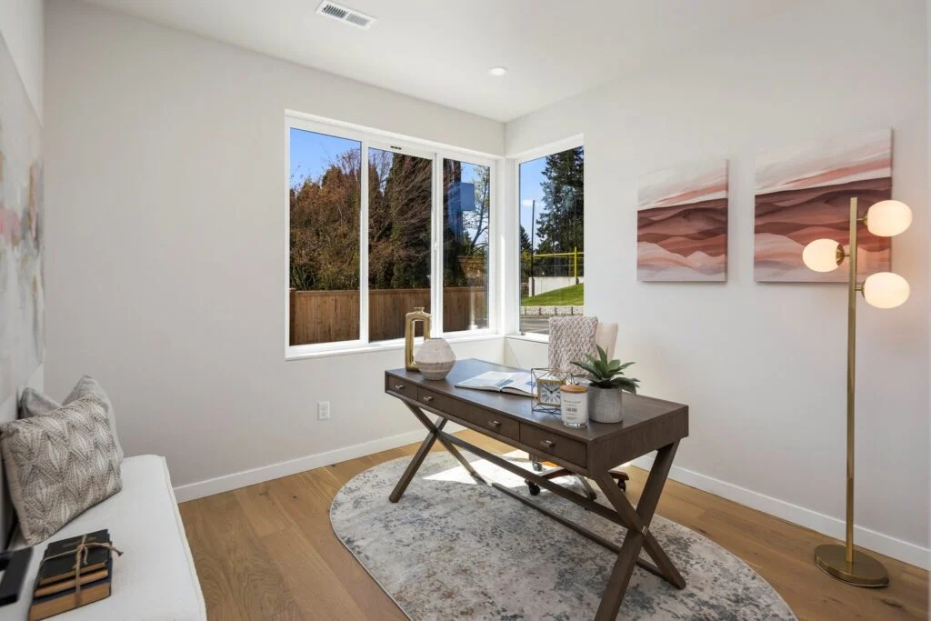 Home staged by IntExt Staging in Kirkland, photo 21