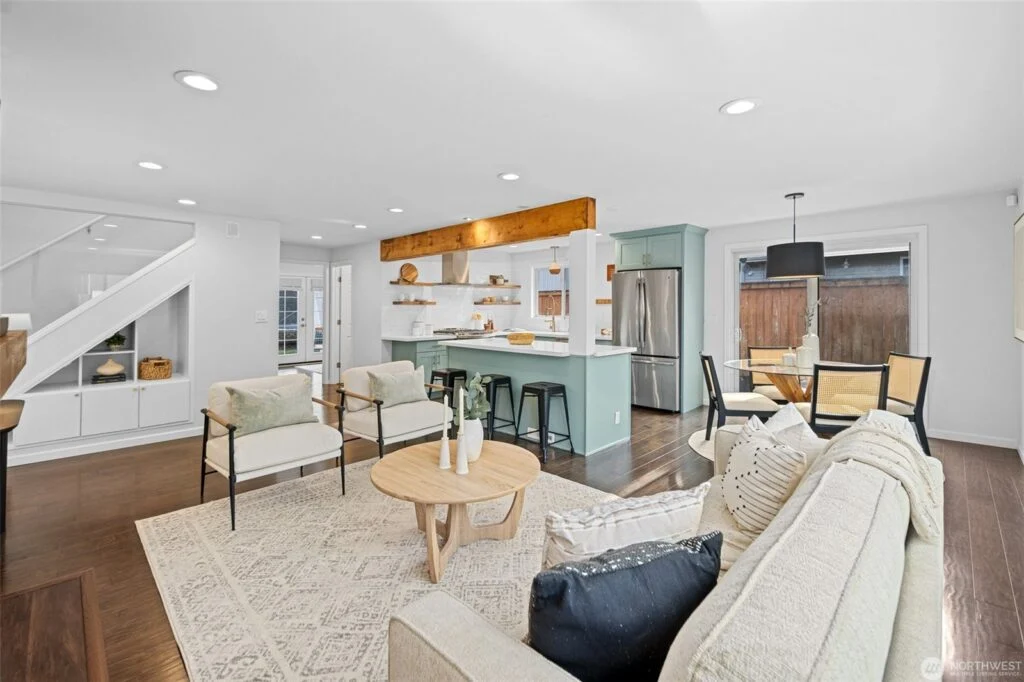 Staged living room on Mercer Island by IntExt Staging