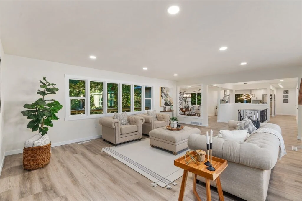 Home staged by IntExt Staging in Normandy Park, photo 06