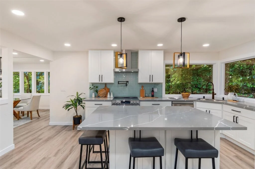 Home staged by IntExt Staging in Normandy Park, photo 10