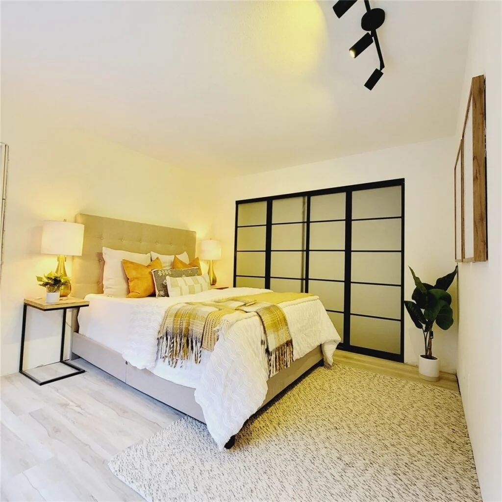 Home staged by IntExt Staging in Redmond, photo 03