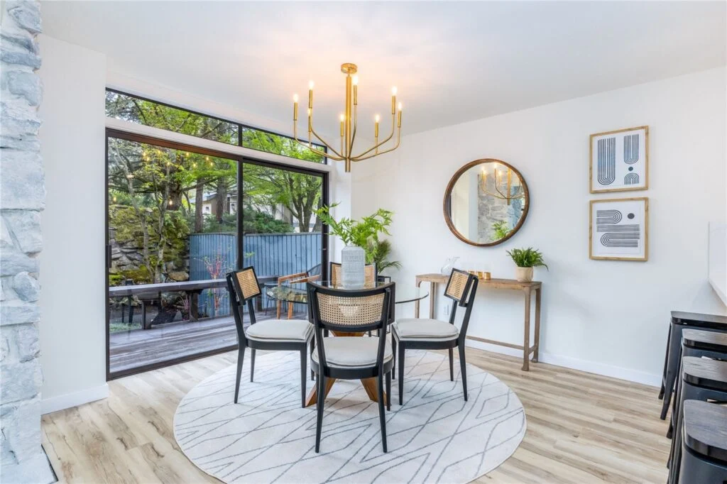 Home staged by IntExt Staging in Redmond, photo 10